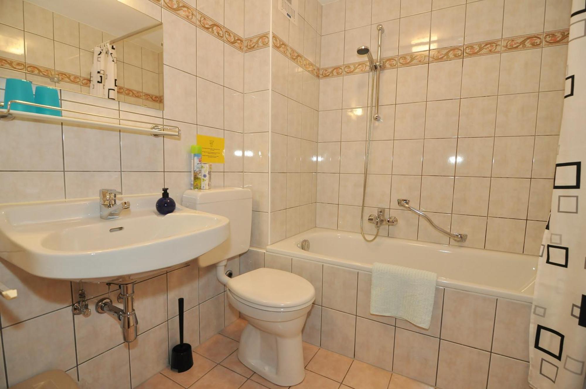 Pension & Apartments Вайсбриах Екстериор снимка
