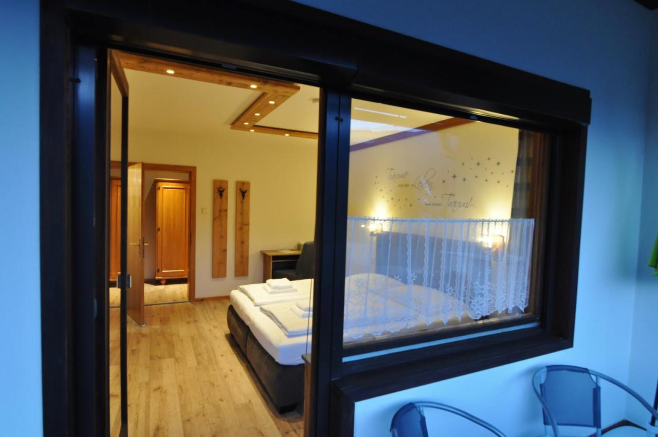 Pension & Apartments Вайсбриах Екстериор снимка